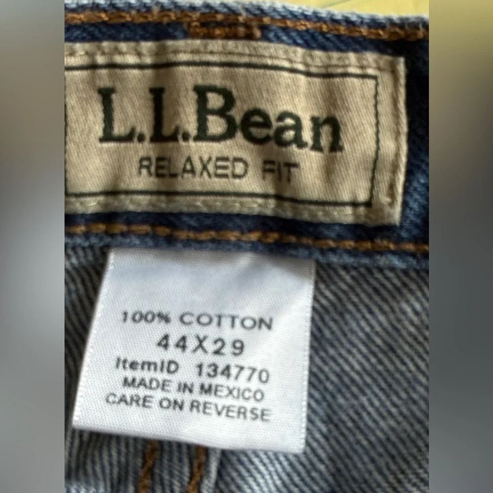 LL Bean MEN'S JEANS Relaxed Fit Medium Blue Denim Wash Straight Leg 44x30 - Picture 12 of 14